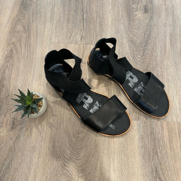 Sorel ‘Ella Cross Gem’ Sandal • Size - 9.5 - Picture 2 of 8